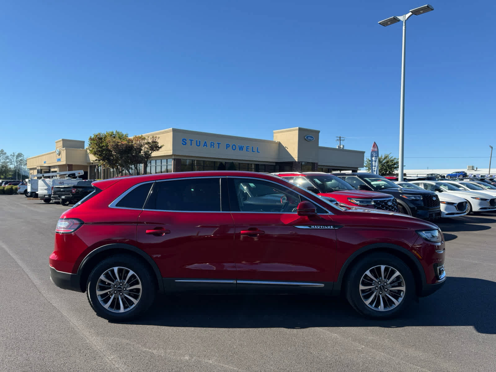 Used 2019 Lincoln Nautilus Select FWD image 18