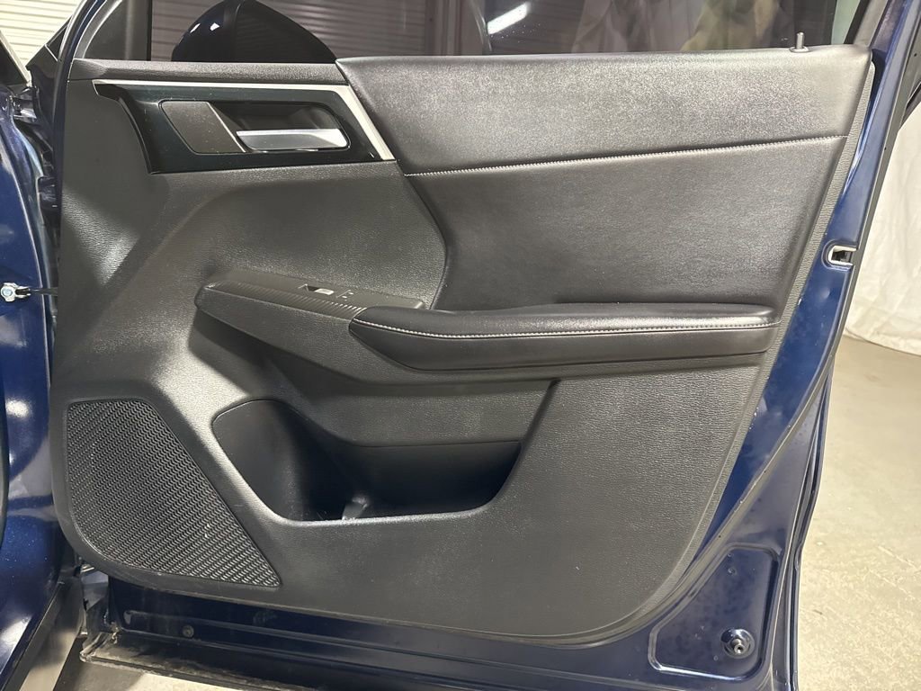 Used 2022 Mitsubishi Outlander SE image 9