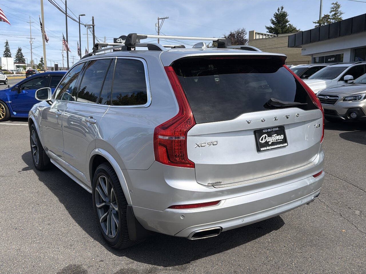 Used 2017 Volvo XC90 T6 Momentum w/ Vision Package AWD/4WD image 4