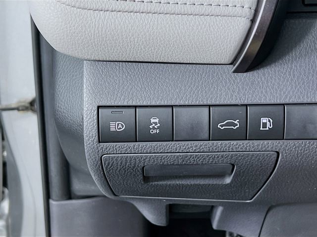 Used 2018 Toyota Camry SE image 8