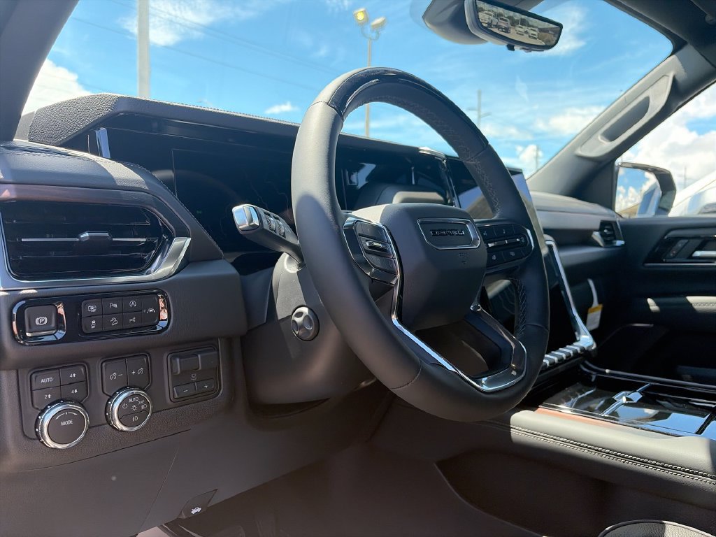 New 2026 GMC Yukon Denali w/ Denali Reserve Package AWD/4WD image 16