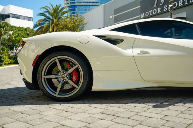 Used 2021 Ferrari F8 Tributo image 31