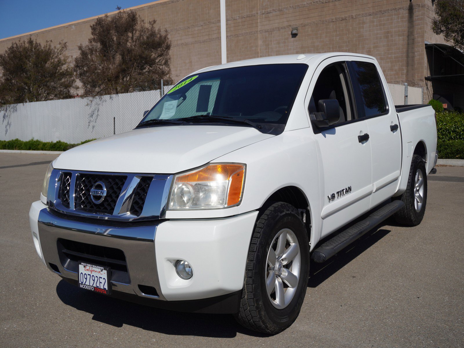 Used 2014 Nissan Titan SV w/ SV Value Truck Package image 6