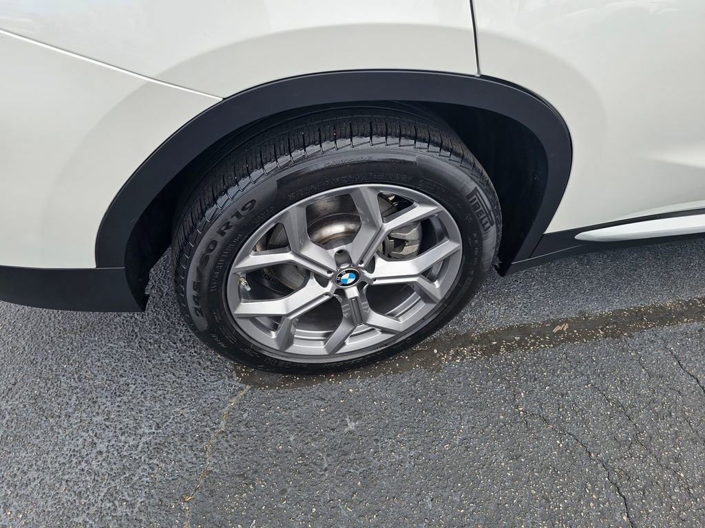 Used 2025 BMW X4 xDrive30i w/ Premium Package AWD/4WD image 9