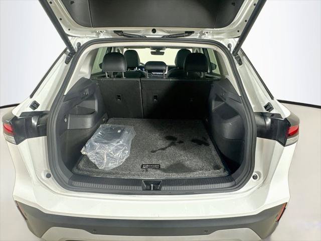 Used 2025 Volkswagen Tiguan SE AWD/4WD image 21