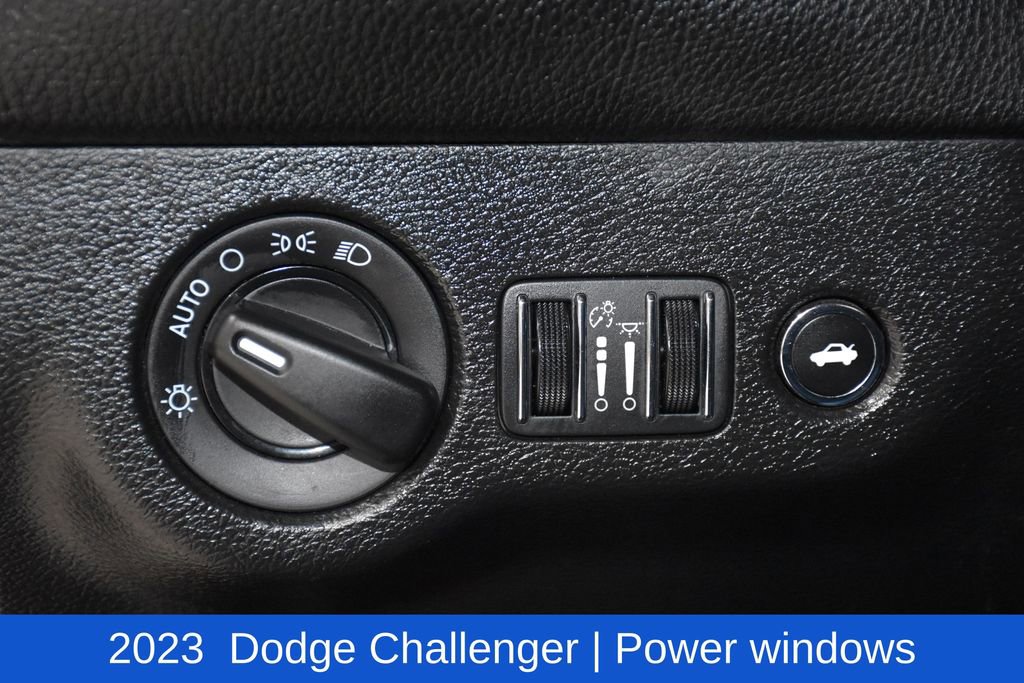 Used 2023 Dodge Challenger SXT image 8