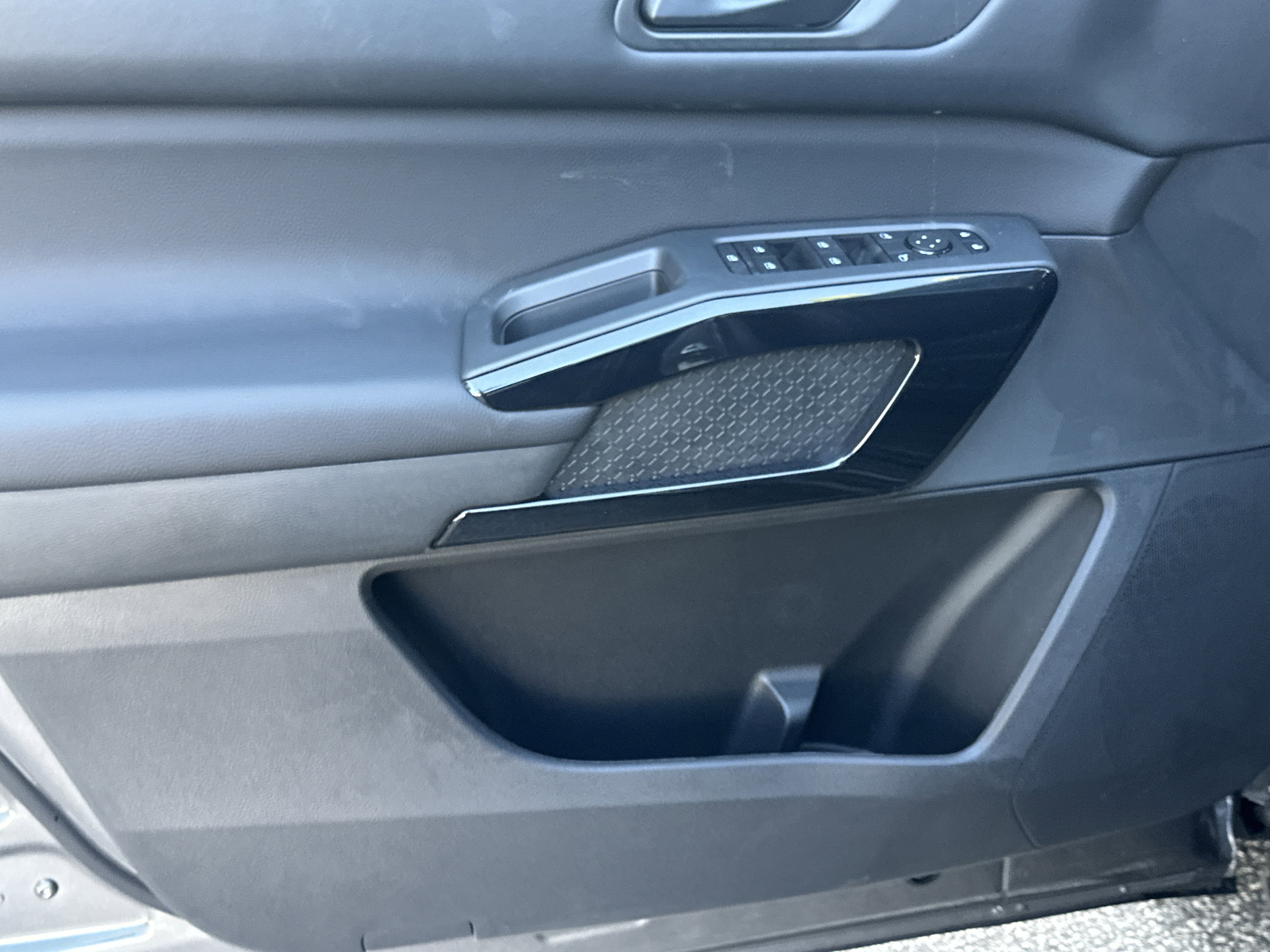 New 2026 Nissan Pathfinder SV FWD image 10