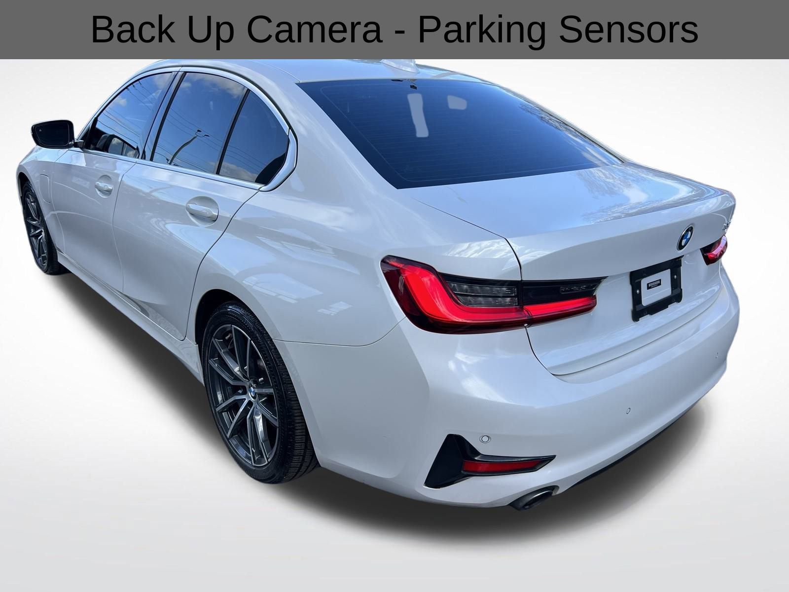 Used 2021 BMW 330e w/ Premium Package image 8