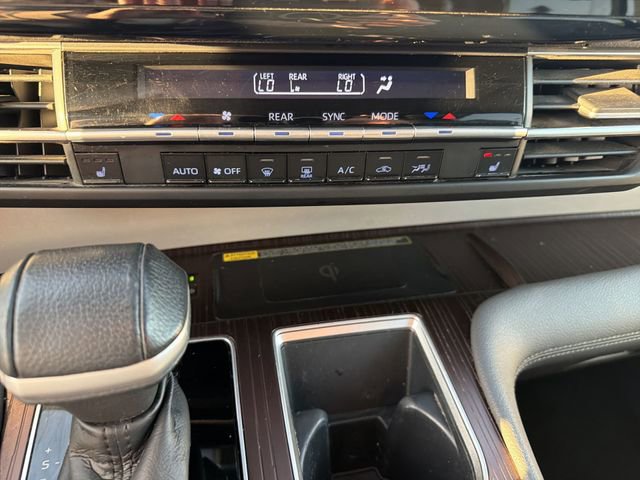 Used 2021 Toyota Sienna XLE w/ XLE Plus Package image 22