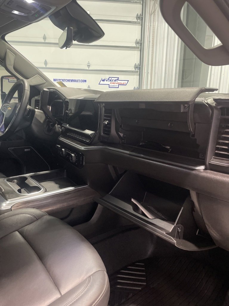 Used 2025 Chevrolet Silverado 2500 LTZ w/ LTZ Plus Package image 52