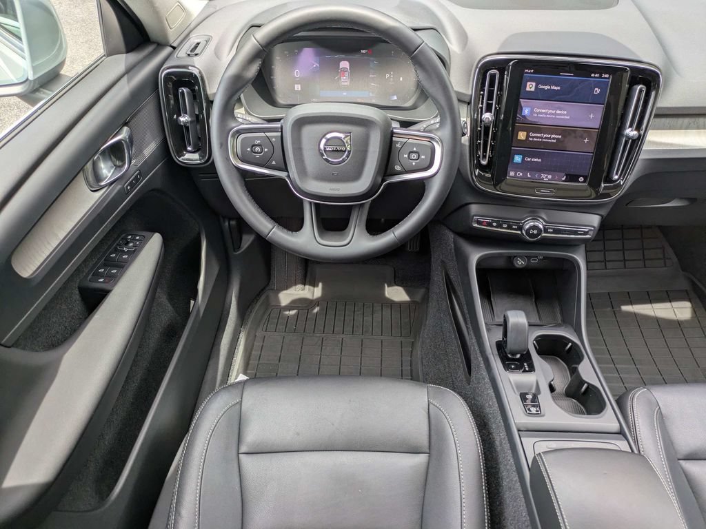 Used 2025 Volvo XC40 B5 Core w/ Protection Package Premier AWD/4WD image 17