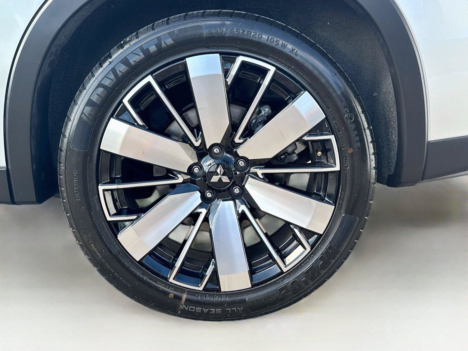 Used 2025 Mitsubishi Outlander SE AWD/4WD image 37