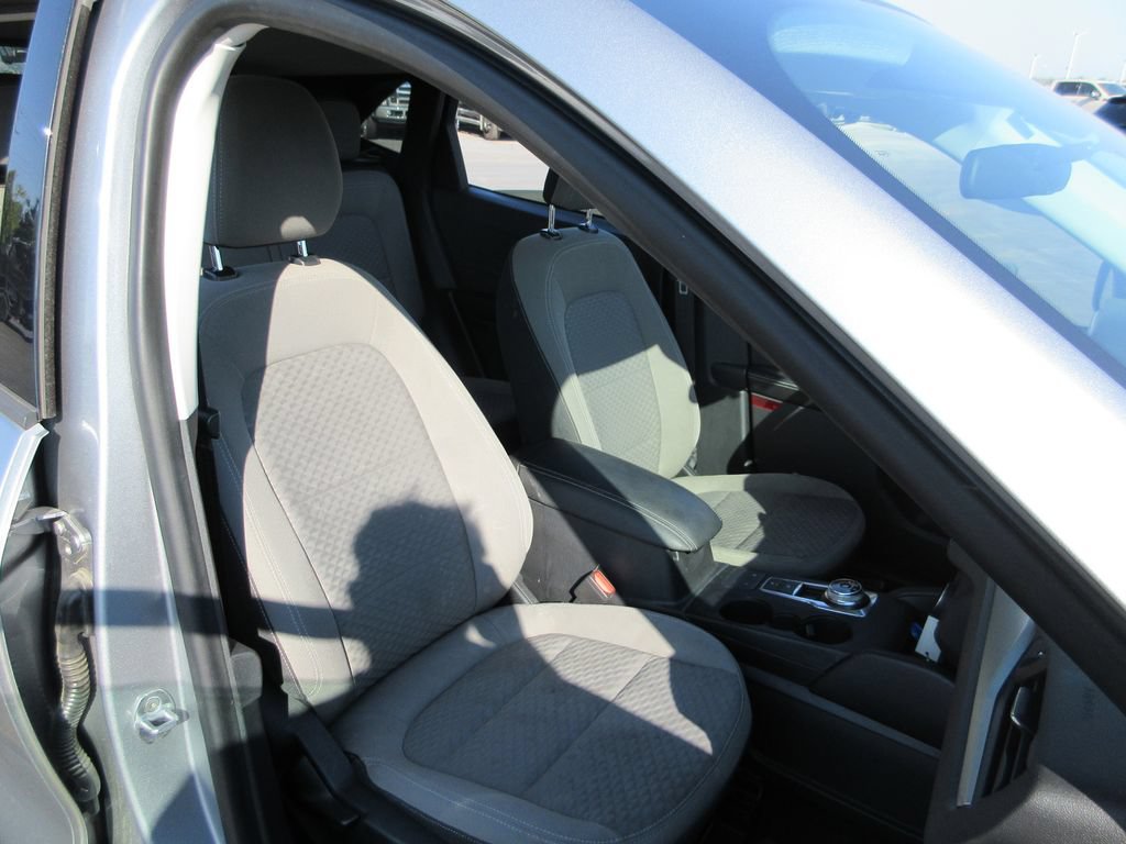 Used 2021 Ford Escape SE w/ SE Sport Appearance Package FWD image 20