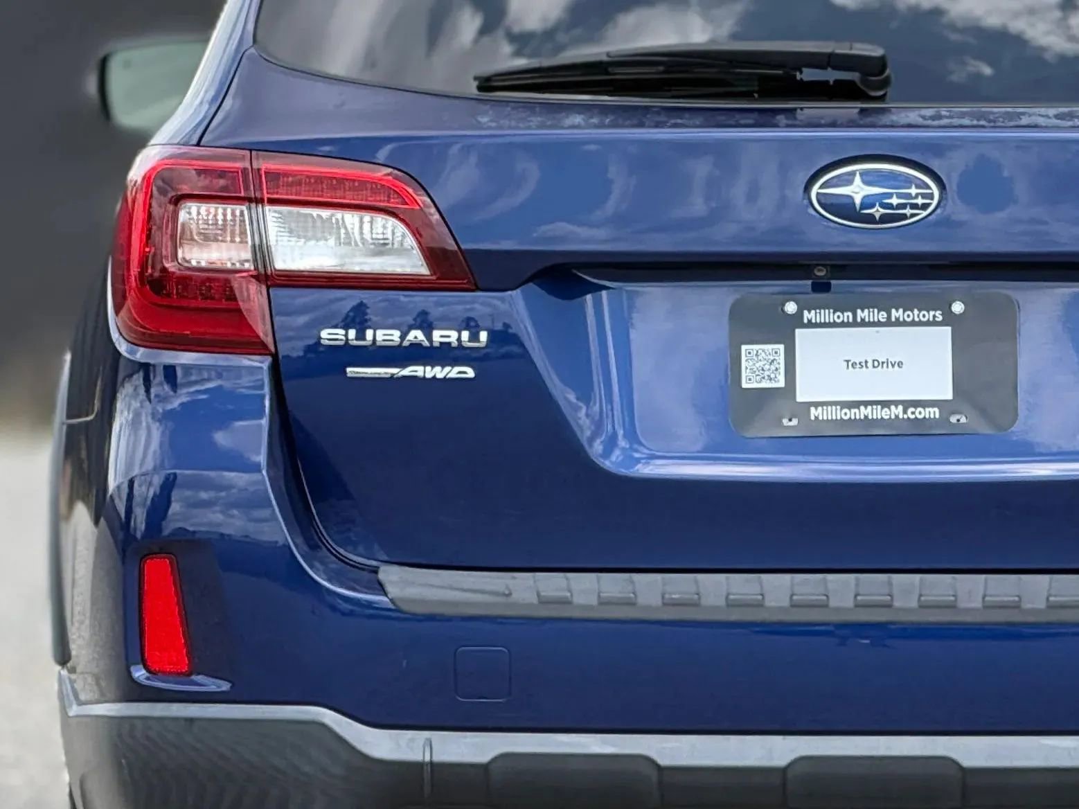 Used 2015 Subaru Outback 3.6R Limited AWD/4WD image 13