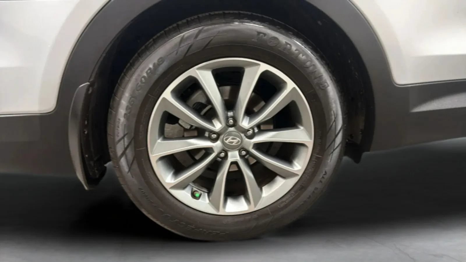 Used 2017 Hyundai Santa Fe SE FWD image 27