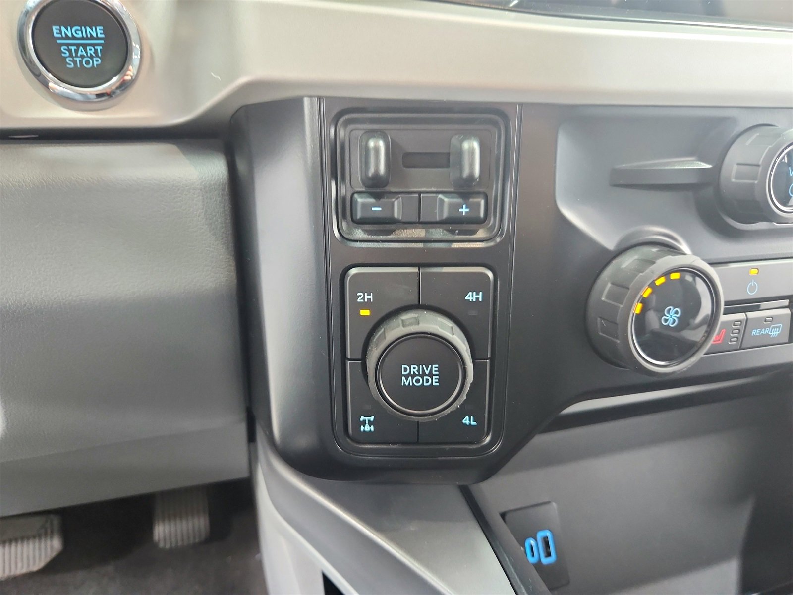 New 2026 Ford F250 XLT w/ XLT Premium Package image 26