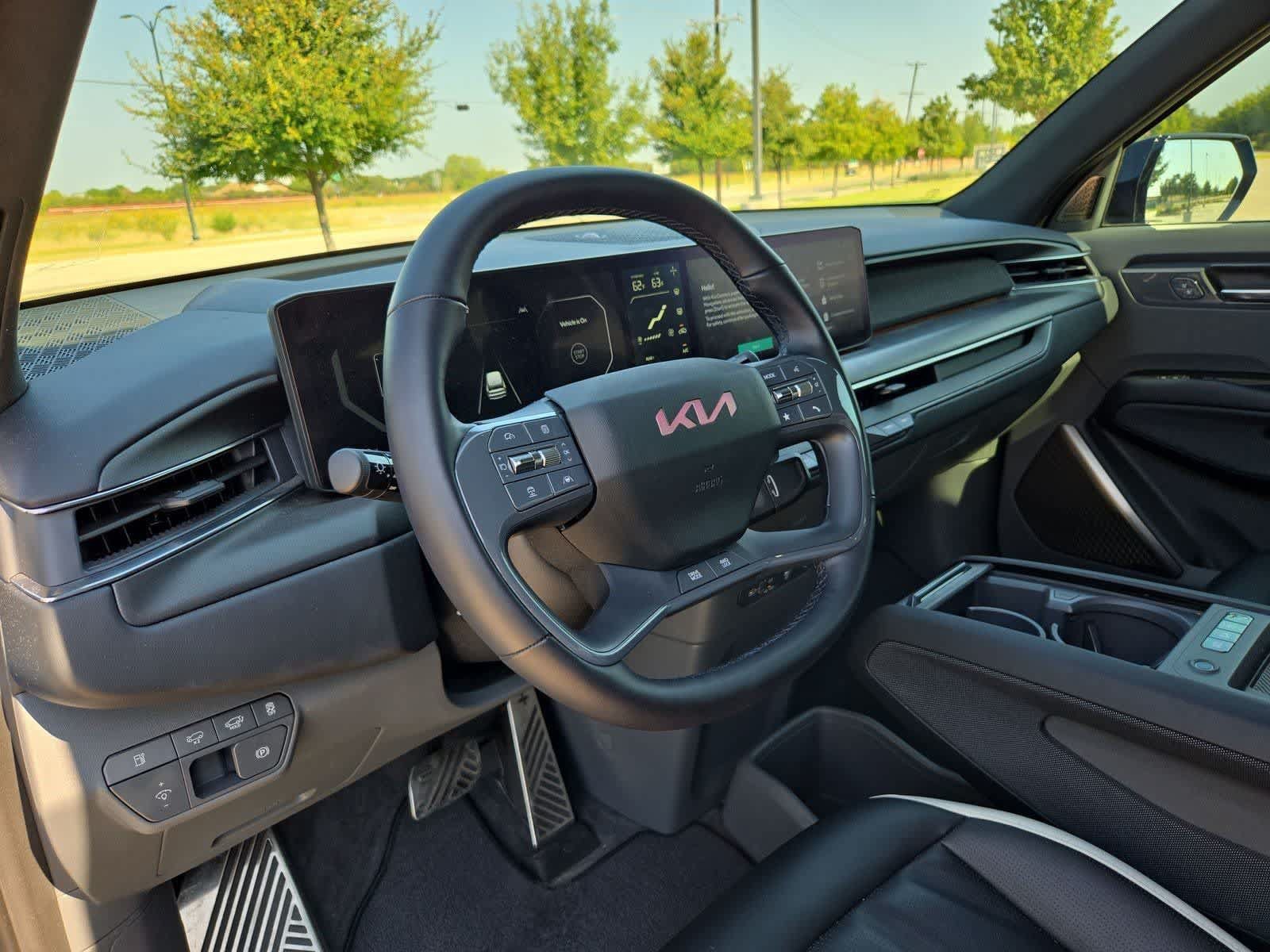 Certified 2024 Kia EV9 GT-Line AWD/4WD image 2