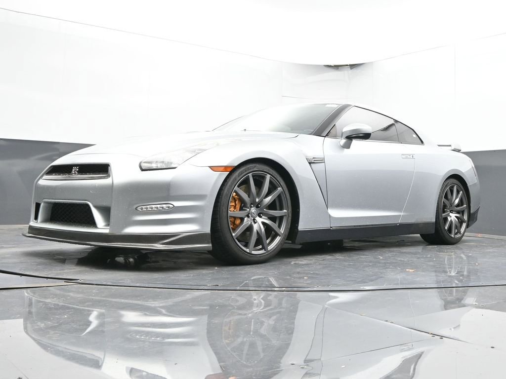 Used 2012 Nissan GT-R Premium image 46