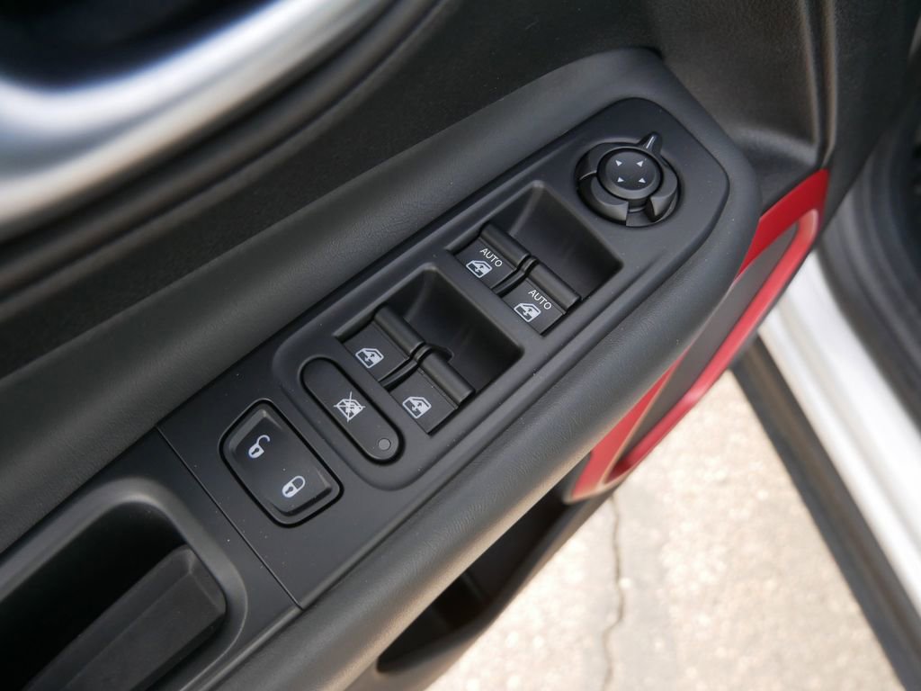 Used 2018 Jeep Renegade Trailhawk AWD/4WD image 13