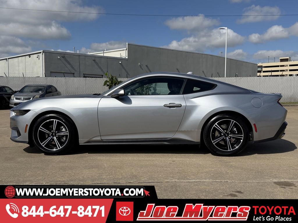 Used 2025 Ford Mustang Premium image 6