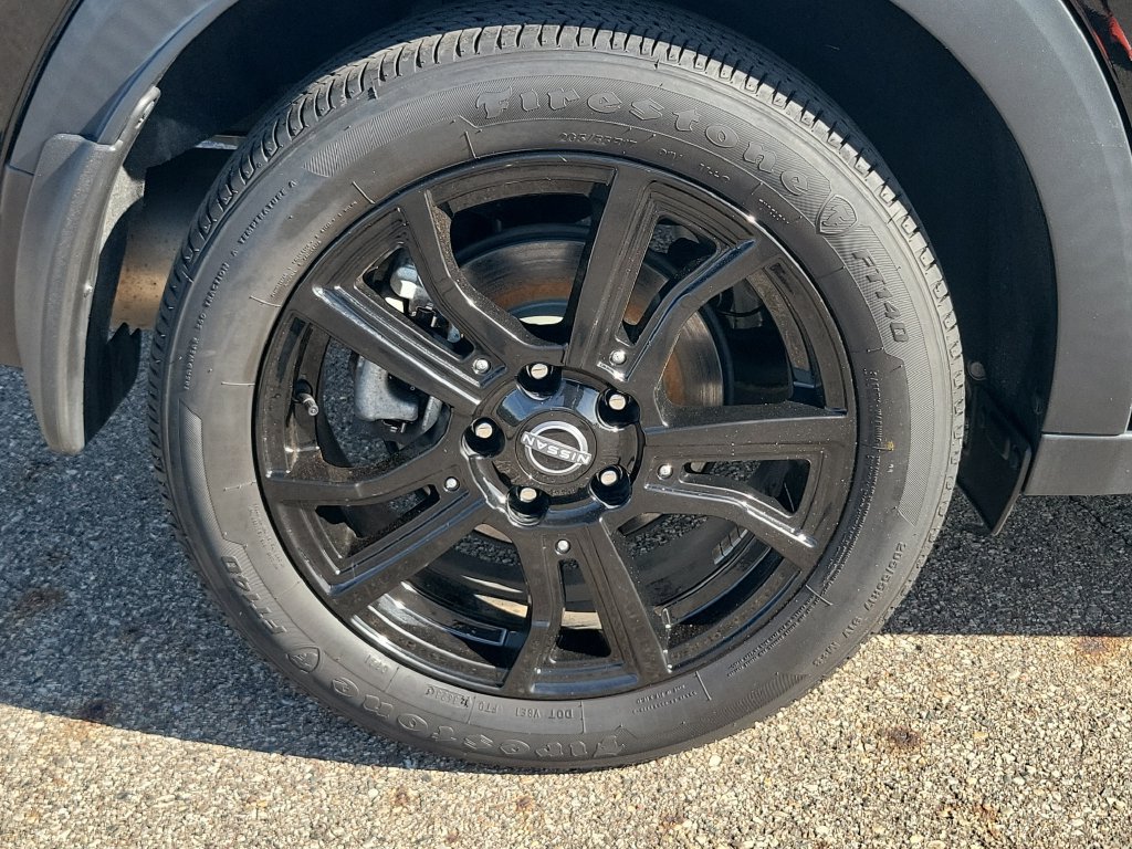 Used 2024 Nissan Kicks SV FWD image 32