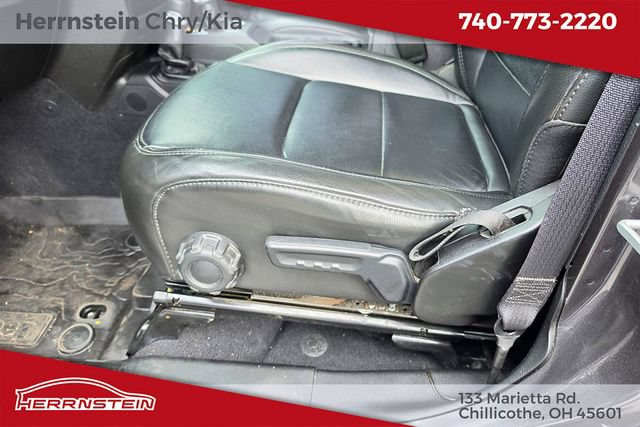 Used 2022 Jeep Wrangler Unlimited Sahara AWD/4WD image 16