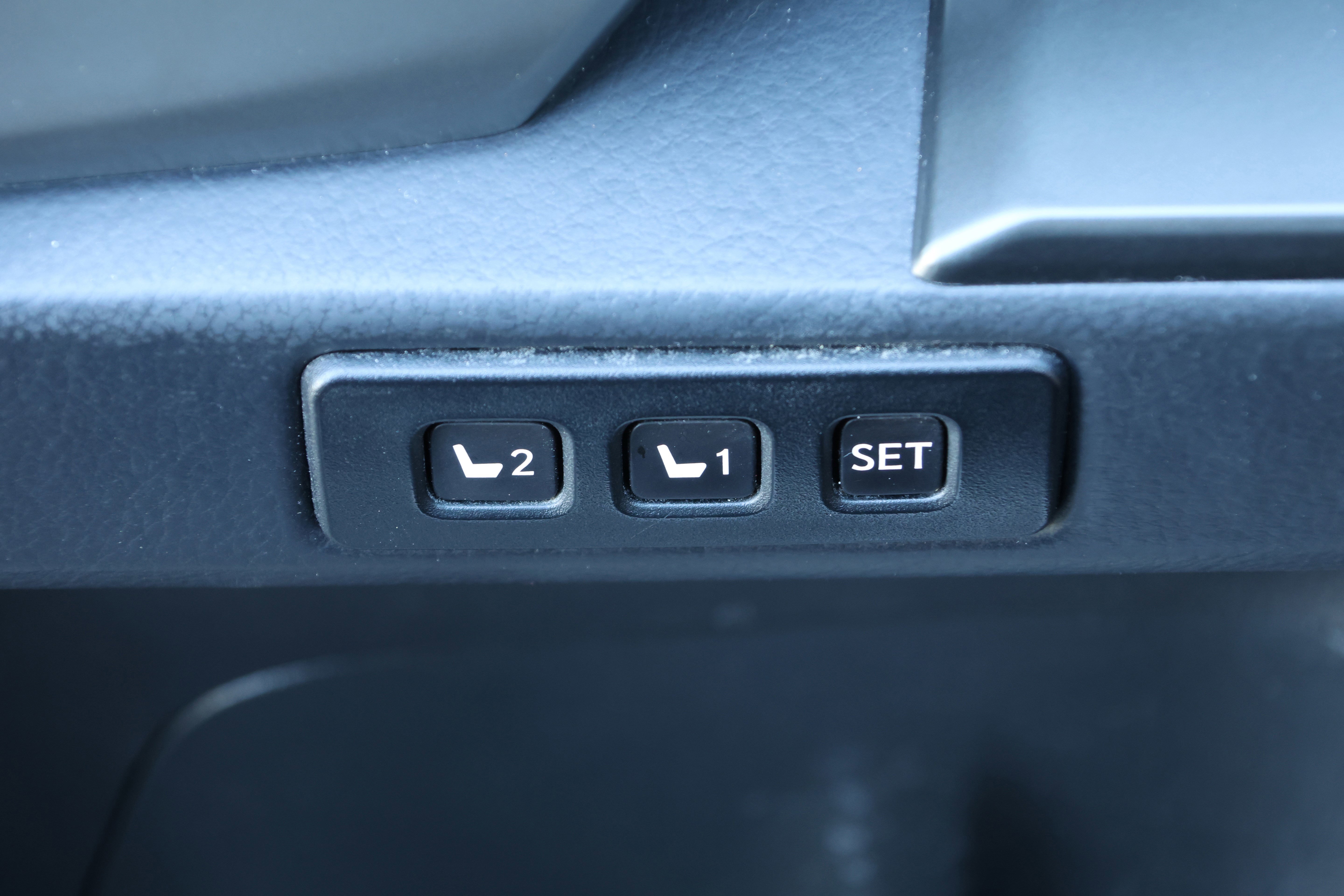 Used 2023 Lexus GX 460 Premium w/ Accessory Package AWD/4WD image 14