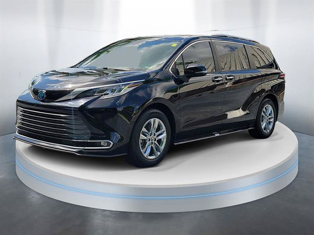Used 2023 Toyota Sienna Limited FWD image 17