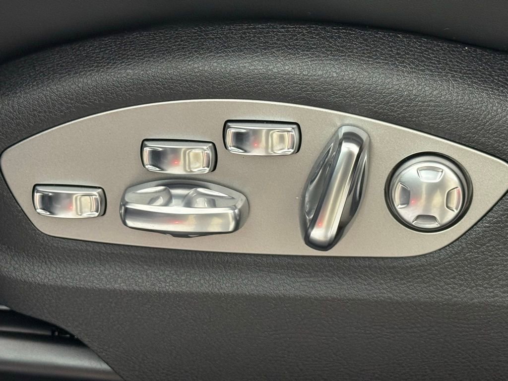 New 2026 Porsche Macan image 29
