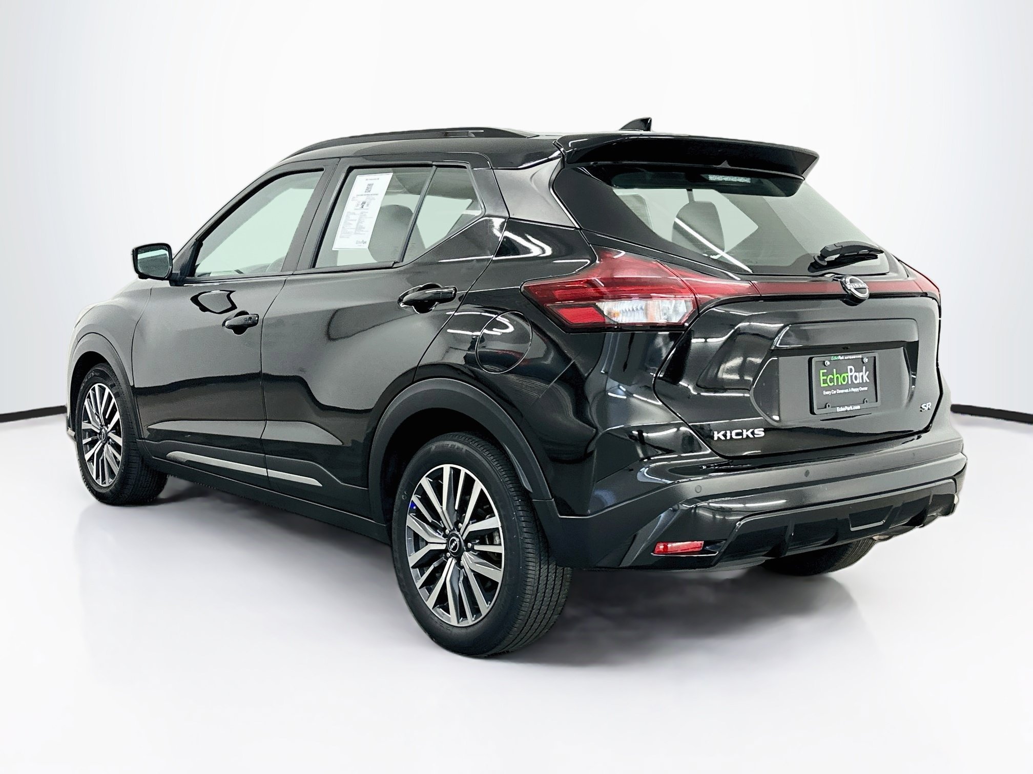 Used 2024 Nissan Kicks SR FWD image 5