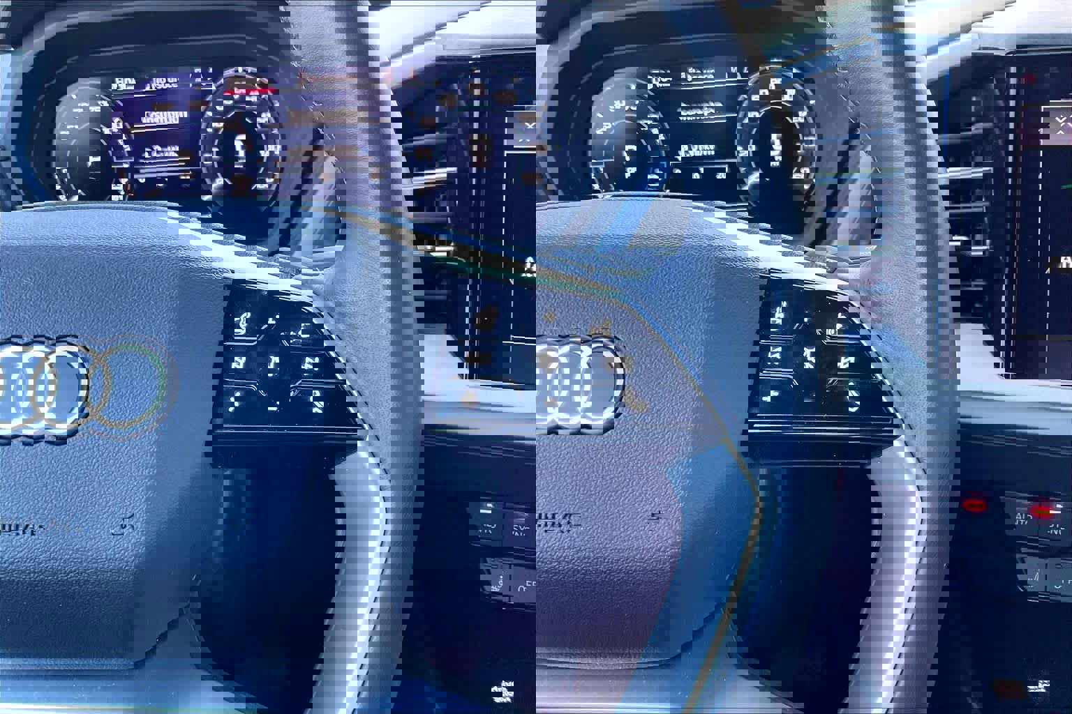 Used 2023 Audi Q4 e-tron Premium Plus image 25