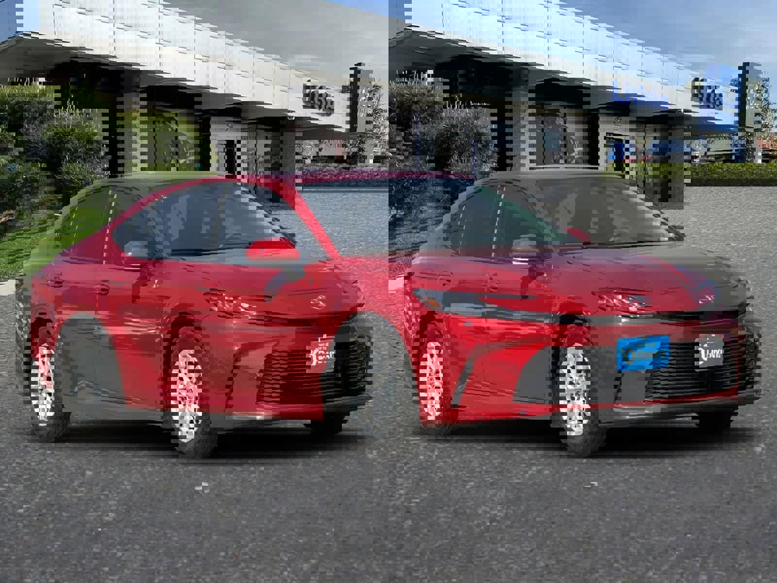 Used 2025 Toyota Camry LE image 10