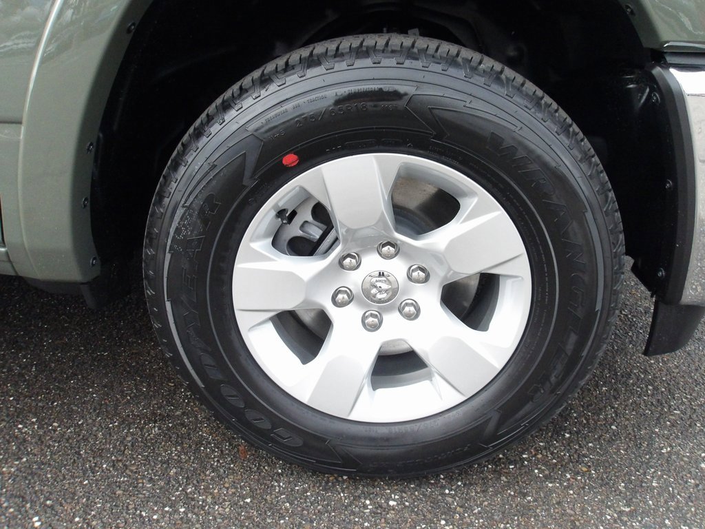 New 2026 RAM 1500 4x4 Crew Cab image 9