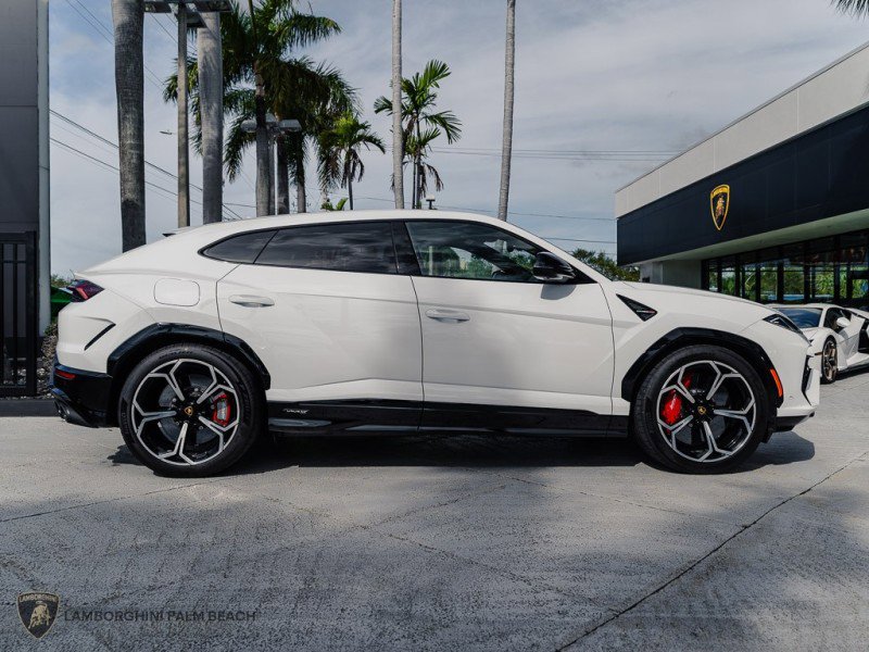 Used 2025 Lamborghini Urus SE image 7