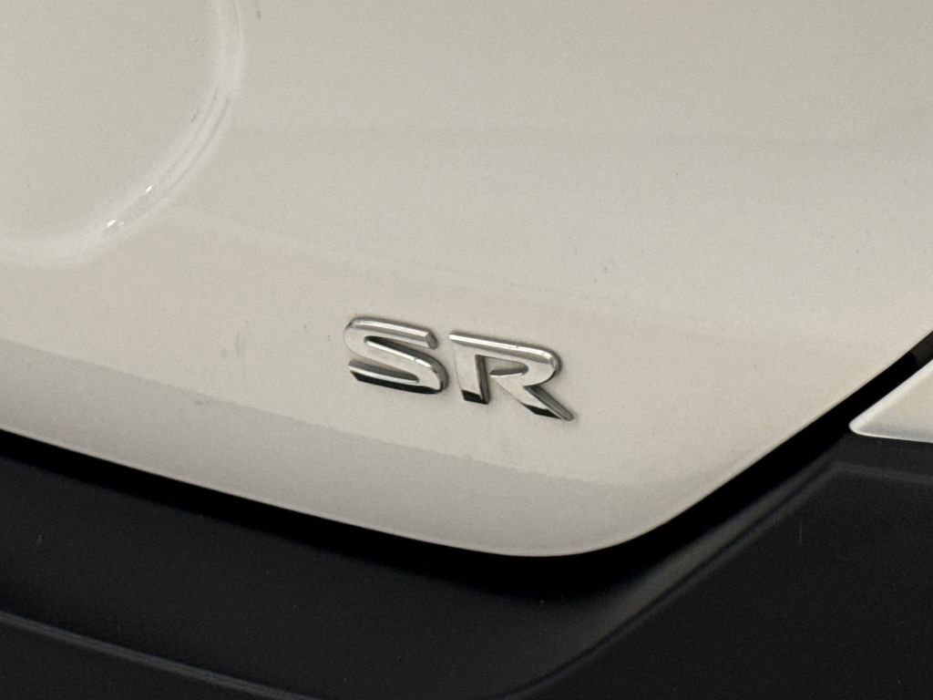 Used 2018 Nissan Kicks SR image 9