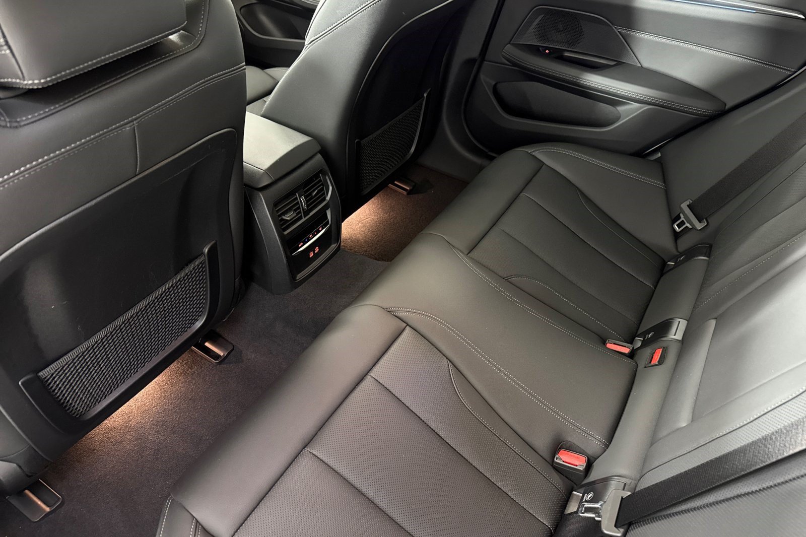 Certified 2024 BMW i4 eDrive35 w/ Convenience Package RWD image 30