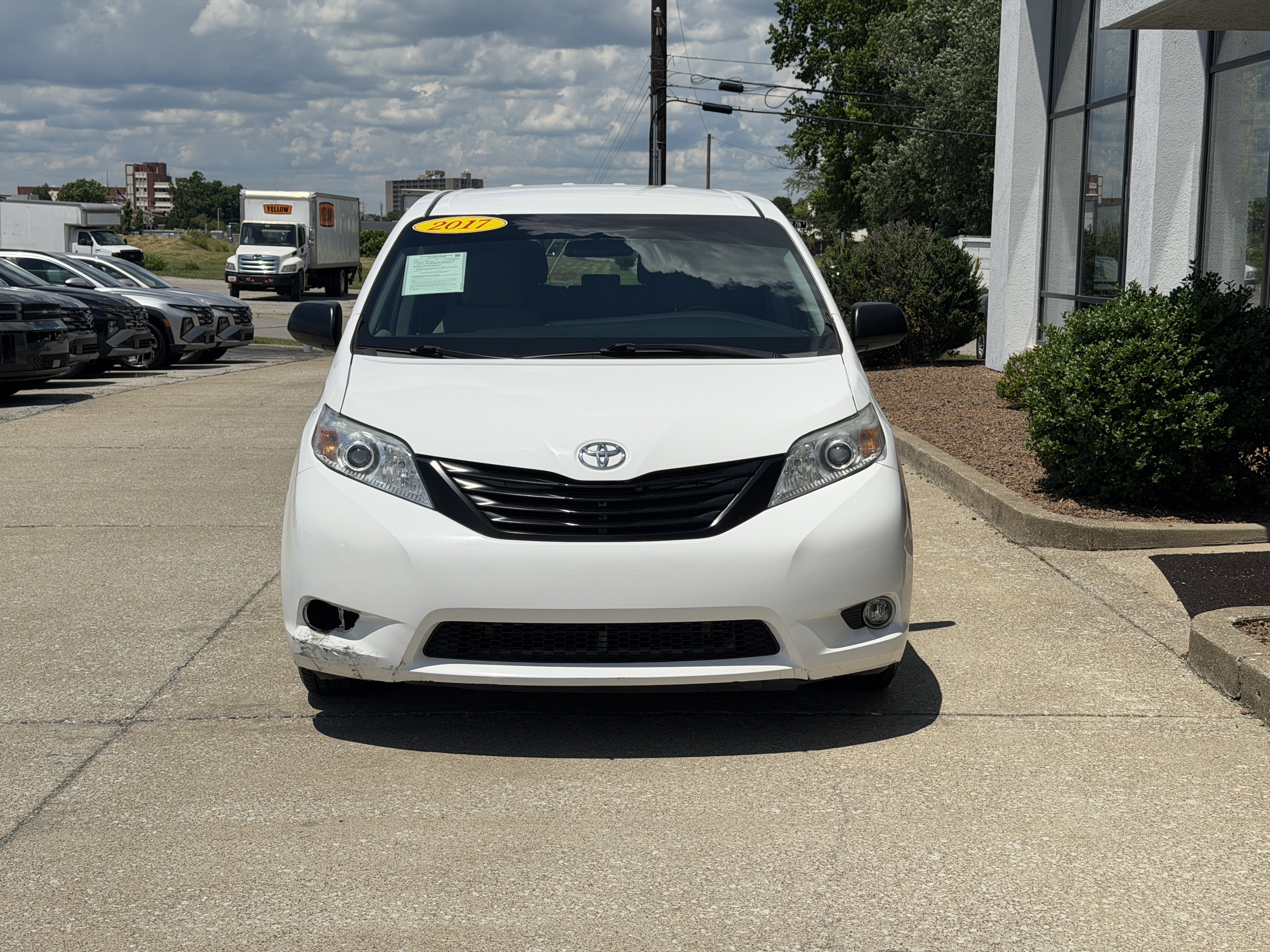 Used 2017 Toyota Sienna L FWD image 16