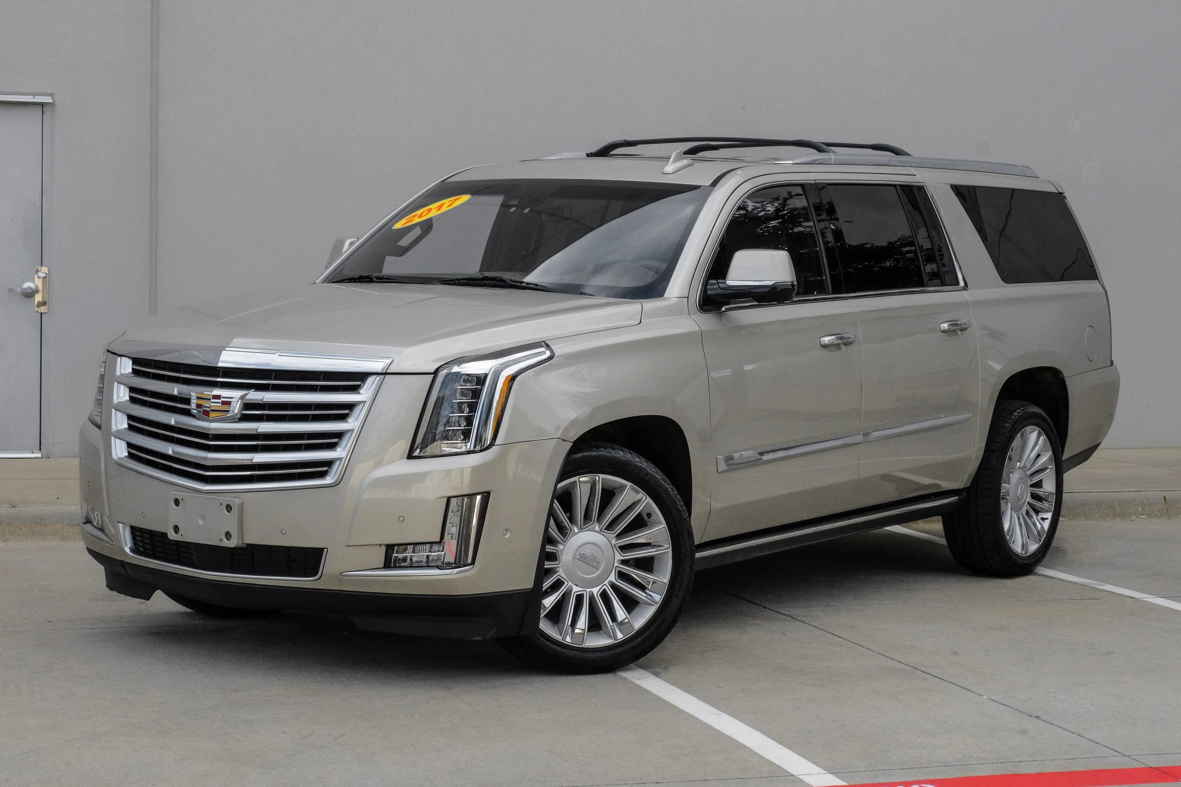 Used 2017 Cadillac Escalade ESV Platinum AWD/4WD image 11