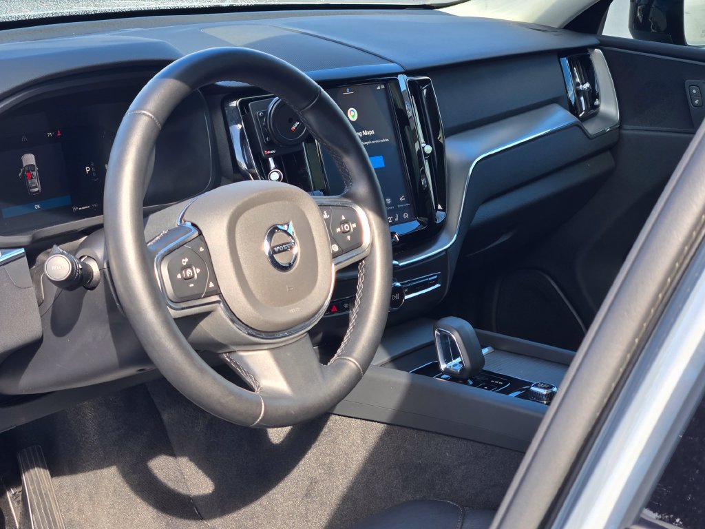 Used 2025 Volvo XC60 B5 Core w/ Climate Package AWD/4WD image 34