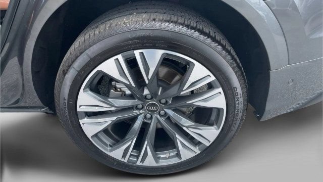 Used 2025 Audi Q8 Premium Plus w/ Premium Plus Package AWD/4WD image 4