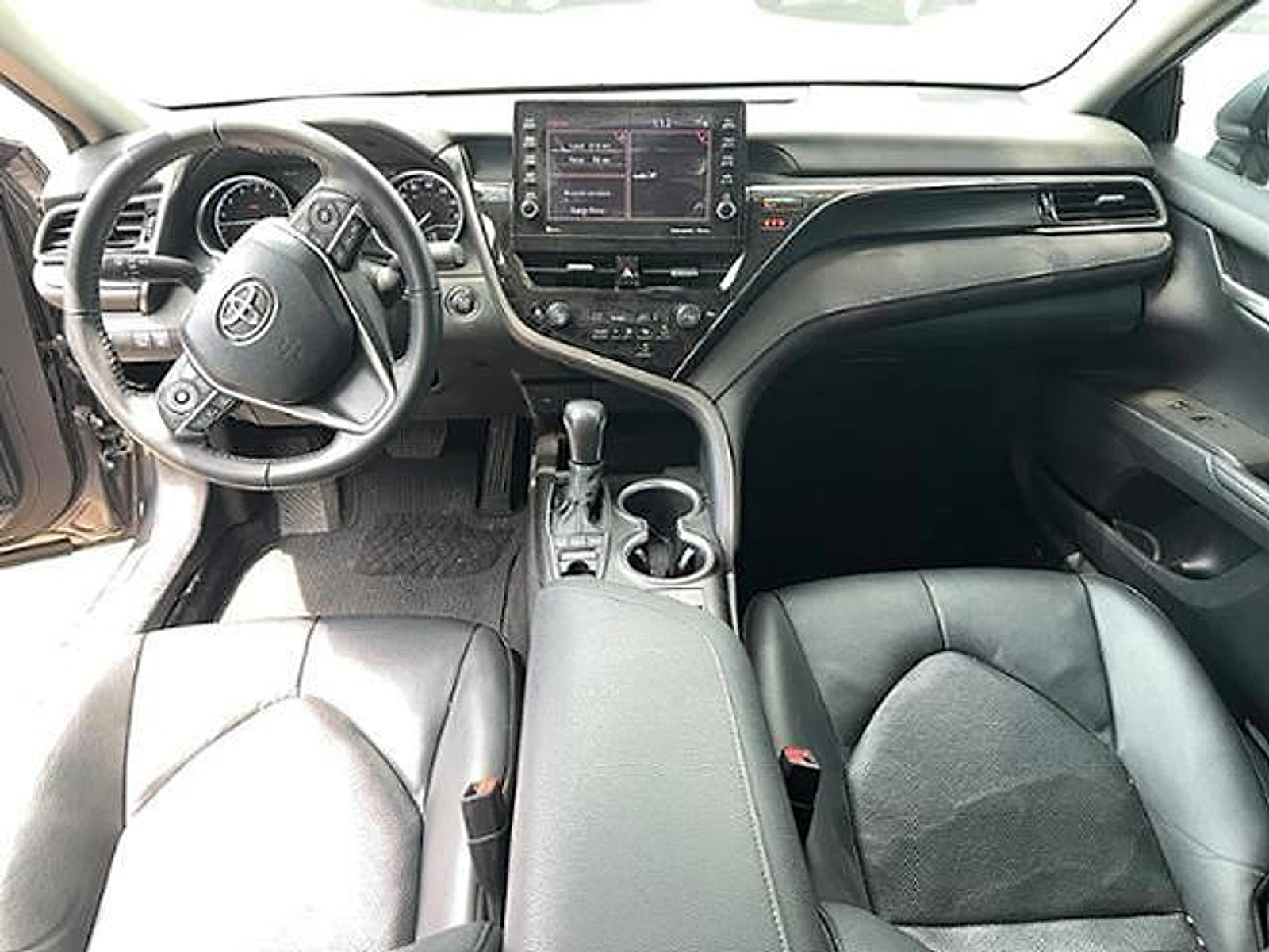 Used 2024 Toyota Camry XLE image 8