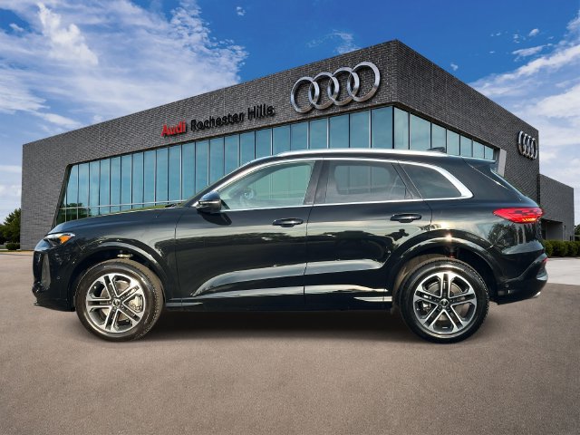Certified 2025 Audi Q5 Premium w/ Convenience Package AWD/4WD image 2