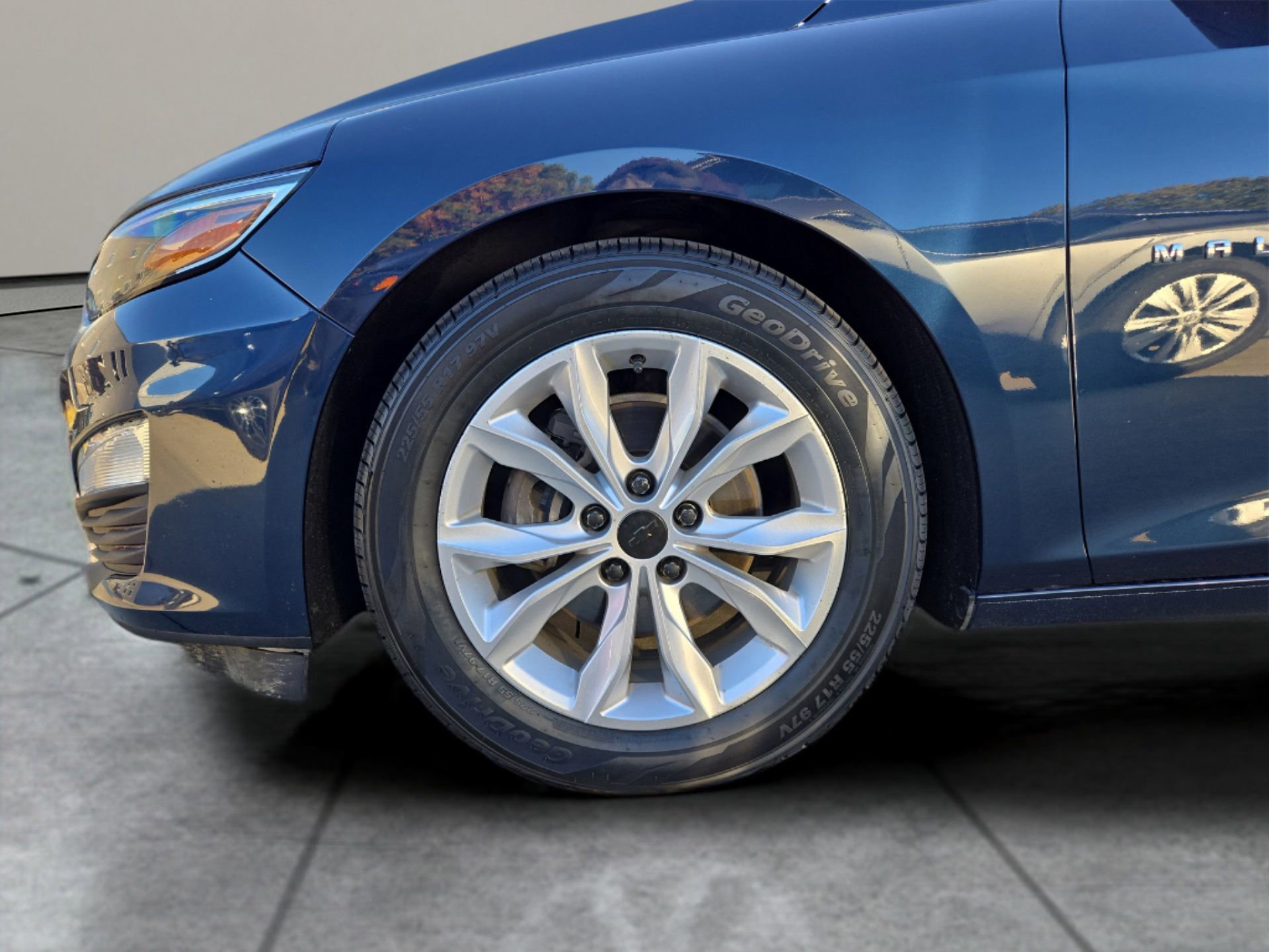 Used 2020 Chevrolet Malibu LT image 36