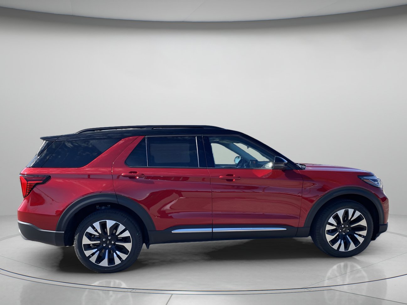 New 2026 Ford Explorer Platinum w/ LUX Leather Package AWD/4WD image 2