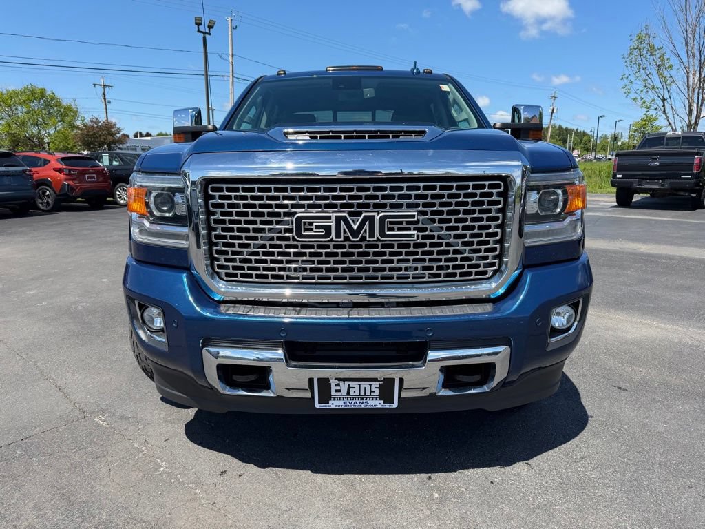Used 2017 GMC Sierra 2500 Denali w/ Duramax Plus Package AWD/4WD image 2