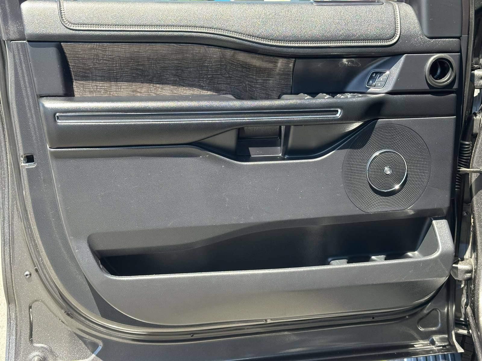 Used 2019 Ford Expedition Max Limited AWD/4WD image 20