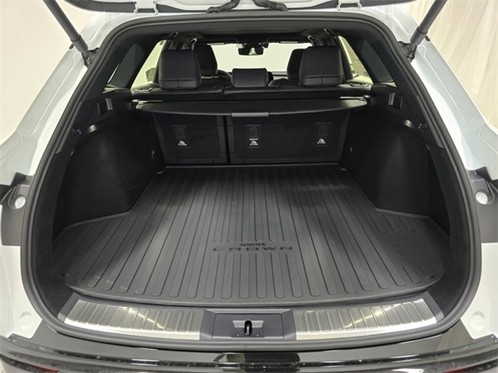 New 2025 Toyota Crown Signia image 17