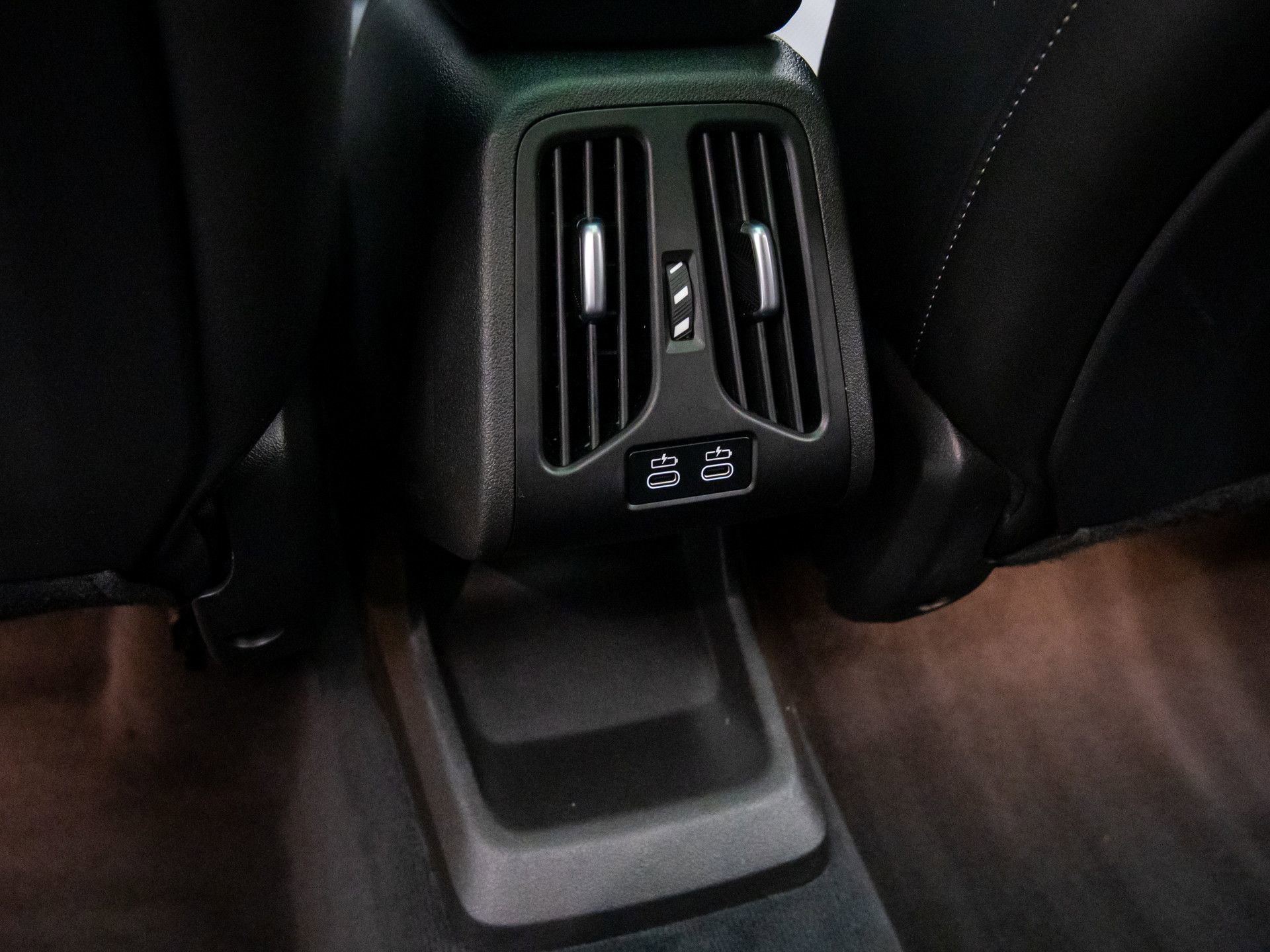 Certified 2025 BMW X2 xDrive28i w/ Premium Package image 19