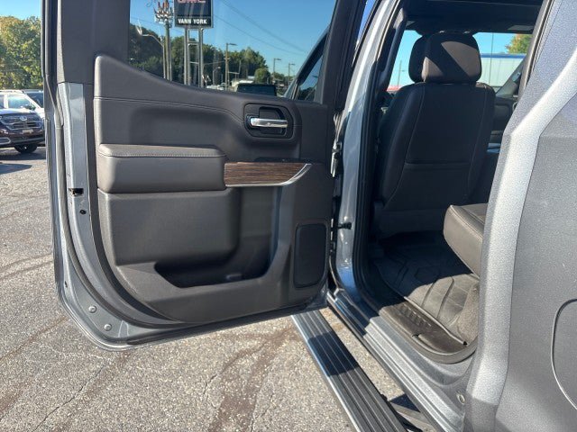 Used 2019 Chevrolet Silverado 1500 High Country w/ Technology Package AWD/4WD image 30