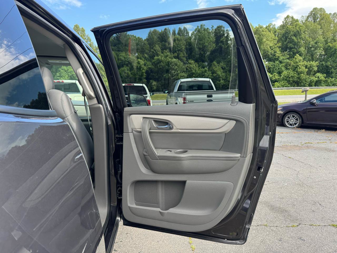Used 2015 Chevrolet Traverse LS AWD/4WD image 13